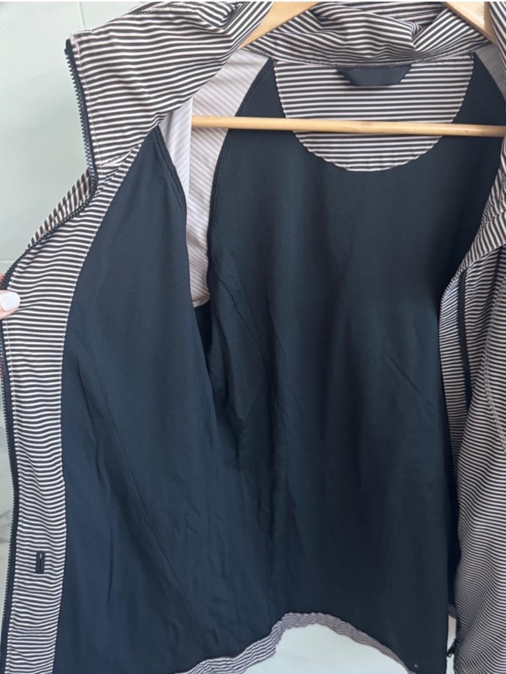 Lululemon Go The Distance Jacket - Picture 4 of 10